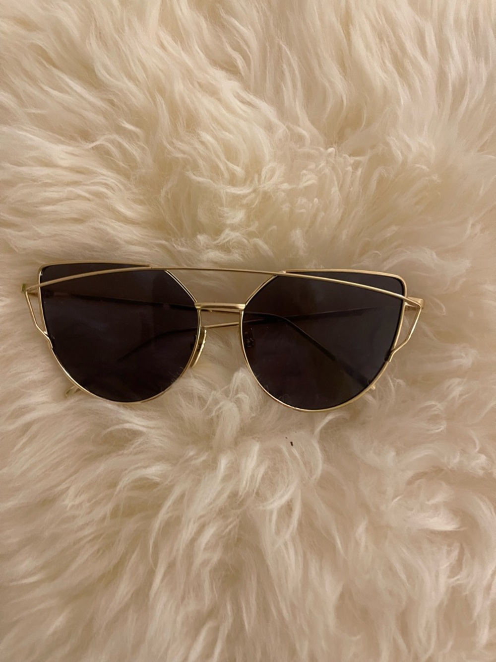 Gold Metal Rim Sunglasses - Women's Fashion Accessory